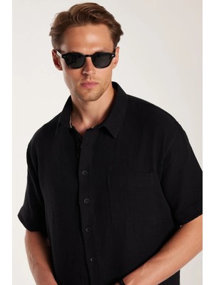 Tudors Erkek Relax Fit Rahat Kesim Kısa Kollu %100 Pamuk Tek Cepli Siyah Gömlek