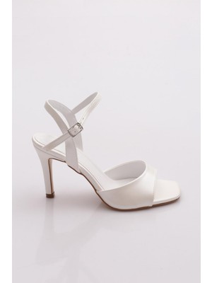 Dgn PM100-K2001-1 Kadin Topuklu Ayakkabi