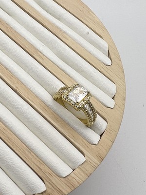 Badiva.co Ayarlanabilir Baget Taşlı Vip Yüzük