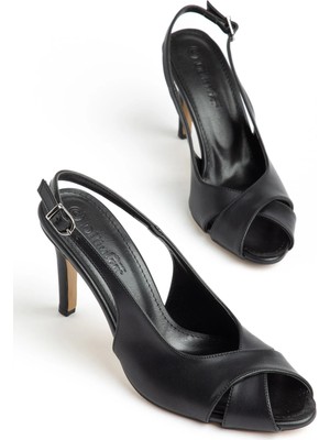 Dilimler Ayakkabı Büyük Beden Kadın Topuklu Sandalet Ayakkabı Siyah Çapraz Bantlı