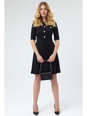 Laranor Siyah Bisiklet Yaka Kısa Kol Gold Düğme Detaylı Kloş Scuba Krep Elbise Gündüz Gece Şıklığı 25L8213