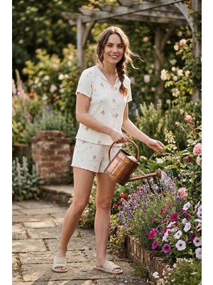 Lela Regular Fit Desenli V Yaka Şortlu Pijama Takımı Bayan Pijama Takımı 65770837