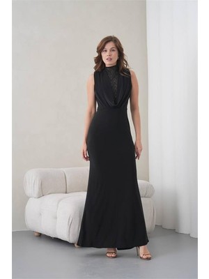 Neşeli Butik Kadın Siyah Degaje Yaka Dantel Detaylı Maxi Boy Abiye Elbise NBS9385