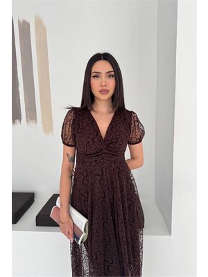 Neşeli Butik Kadın Kahverengi Asimetrik Kesim Flok Baskılı Midi Boy Elbise NBK078