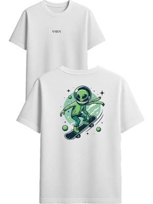 Vsrn Uzaylı Kaykaycı Tasarım Baskılı Beyaz Oversize T-Shirt