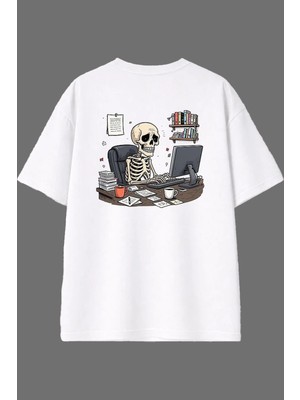 Vsrn Soyu Tükenmiş Çalışan Tasarım Arka Baskılı Beyaz Oversize T Shirt
