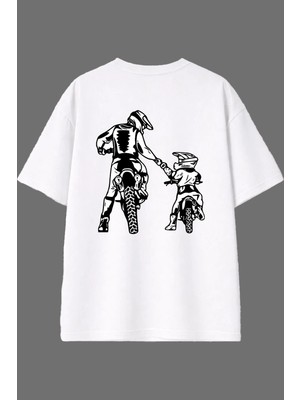 Vsrn Motorcu Kızı Tasarım Arka Baskılı Beyaz Oversize T Shirt