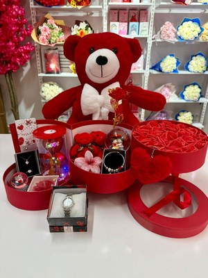 Ayı Evreni Büyük Peluş Ayılı Kat Kat Romantik Hediye Kutusu Kırmızı | Kar Küresi, Çelik Takı Seti, Saat, Peluş Ayıcık | Sevgiliye, Anneye, Doğum Günü, 14 Şubat, Yıldönümü