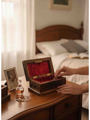 Hediyelik Ahşap Takı ,tesbih ,saat Mücevher Ceviz Oyma Saklama Kutusu