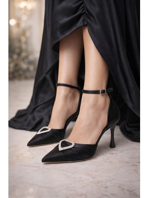 Firibu Beyaz Saten Gelin Ayakkabısı | Bilek Bantlı Sivri Burun Taş Tokalı 7 cm