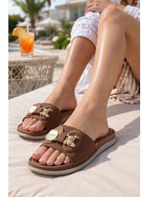 Slipcat Kadın Şık Tokalı Konfor Kaymaz Taban Plaj Balkon Günlük Ayıcık Detaylı Terlik