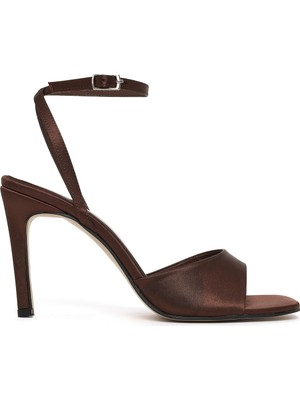 Derimod Kadın Kahverengi Bilekten Tokalı Yüksek Ince Topuklu Kumaş Sandalet 26SFE39216F