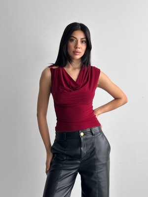 Cemo Kadın Degaje Yaka Halka Detaylı Kolsuz Bluz