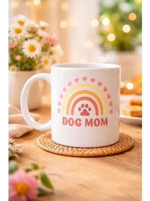 Urfakent Dog Mom Baskılı Porselen Kupa Model 186 – Köpek Annesi Temalı Sevimli Kahve Kupası – Köpek Severlere Hediye – Sevimli Pati ve Gökkuşağı Tasarımlı Kupa