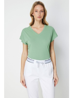 On Kadın V Yaka Parçalı T-Shirt 71475 Haki