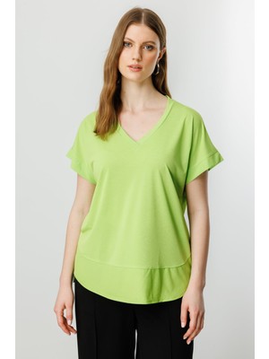 On Kadın Büyük Beden V Yaka Parçalı T-Shirt 71476 Fıstık Yeşili