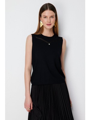 On Kadın Yakası Desenli Kolsuz Bluz 70515 Siyah