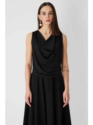 On Kadın Degaje Yaka Kolsuz Bluz 71390 Siyah