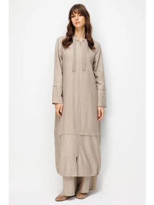 Micca Fenıx Özel Desen Soft Kumaş ve Düz Ipekçe Garnili Aksesuarlı Zamansız Kap Ferace-Taş