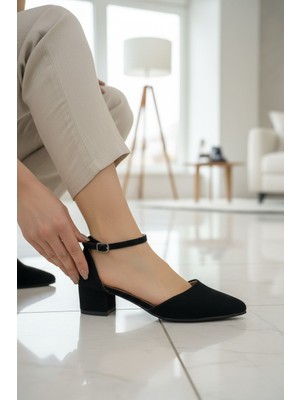 Enoch Kadın Badem Burunlu Dekolte Detaylı Alçak Blok Topuklu Bilekten Kemerli Zarif Ayakkabı