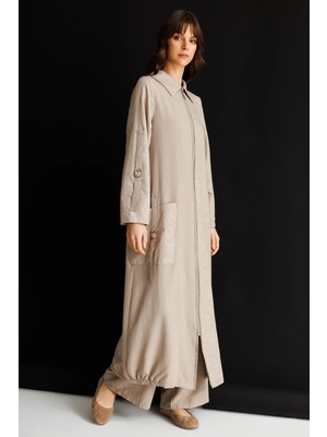 Micca Tulıp Özel Desen Soft Kumaş ve Ipekçe Garnili Cep Detaylı Zamansız Kap Ferace-Taş