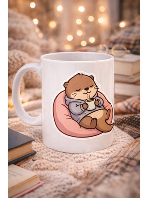 urfakent bilişim ve medya danışmanlık Sevimli Su Samuru Tasarımlı Porselen Kupa Model 191 – Kahve Içen Tatlı Su Samuru Kahve Kupası – Cozy Temalı Hediyelik Kupa Bardak