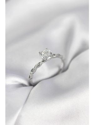 Nexgen Gümüş Renk Sarmal Zincir Model Tek Taş Model Zirkon Taşlı Kadın Yüzük