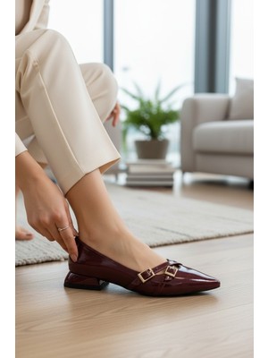 Enoch Kadın Sivri Burun Iki Tokalı Alçak Kalın Topuklu Şık Ayakkabı