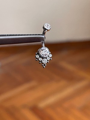 Rupen Kraft %100 G23 Titanyum Pembe  Taşlı Altın Göbek Piercingi 7 Taşlı Titanyum Göbek Piercingi