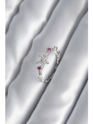 Nexgen Pirinç Gümüş Renk Zirkon Taşlı Çiçek Model Pembe Zirkon Taş Detay Kadın Yüzük