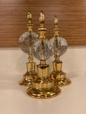 Plus Home Dekorasyon Dekoratif 3'lü Küre Obje Kristal ve Pirinç Renk Altın Yükseklikleri 26-24 ve 22 cm