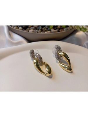 Luxury Jewelry 4 cm Işıltılı Zincir Formlu Lüks Küpe - Altın Kaplama Pave Taşlı Ikili Geçmeli Küpe