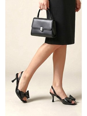 Gökhan Talay Liora Esnek Yumuşak Kaymaz Taban (4 Cm) Siyah Rugan Fiyonk Detaylı Kadın Topuklu Ayakkabı