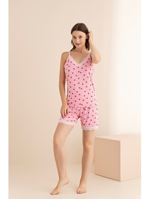 Piove Kadın Çilek Desenli Şortlu Pijama Takımı – Askılı Dantelli Yazlık Pijama