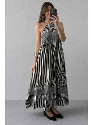Siyah Beyaz Çizgili Geometrik Desenli Halter Yaka Maxi Elbise