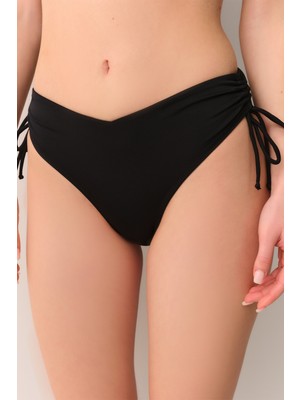 Suwen Kadın Siyah Yanı Büzgülü Bikini Alt Örme Kumaş ile Şık Plaj Modası