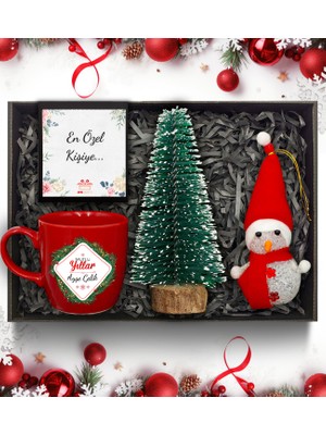 As Gift Yılbaşı Temalı Kişiye Özel Kırmızı Kupa & Çam Ağacı & Kardan Adam Hediye Seti
