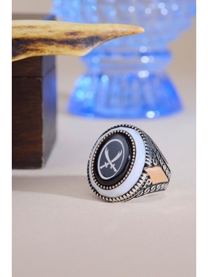 INNUENDO JEWELRY 925 Ayar Gümüş Zülfikar Işlemeli Beyaz Detaylı Erkek Yüzük