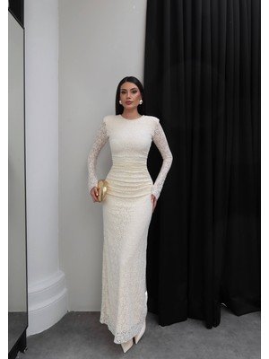 Esra Helvacı Omuz Vatkalı Uzun Dantel Elbise