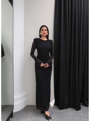 Esra Helvacı Omuz Vatkalı Uzun Dantel Elbise