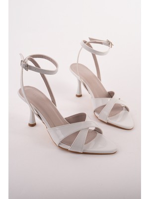 MARSHETTA Elzara Model Beyaz Rugan 7 cm Ince Topuklu Bilekten Tokalı Kadın Abiye Sandalet