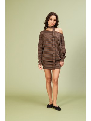 Nisan Triko Çizgili Kayık Yaka Atkı Detaylı Triko Elbise