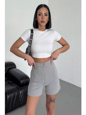 Tarz ve Rahatlığı Bir Arada Sunan Yüksek Bel Esnek Likralı Krep Şort Gri ( Lisinya )