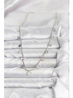 Pirinç Gümüş Renk Yonca Model Kadın Kolye - Lisinya