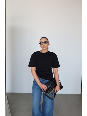 Özge Özgenç Omuzu Vatkalı Önü Büzgülü Bluz