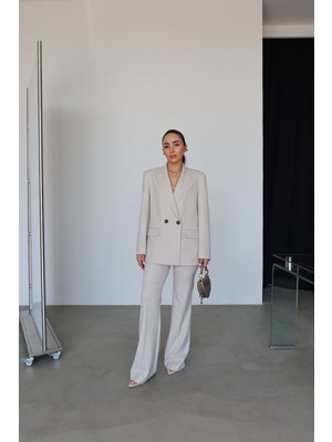 Özge Özgenç Geniş Paça Pileli Kumaş Pantolon