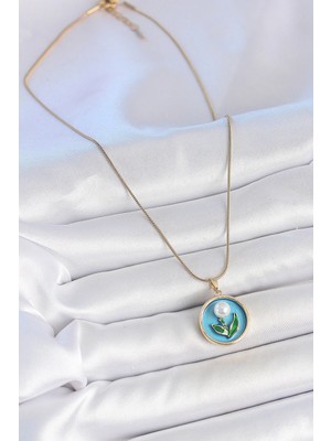 316L Çelik Gold Renk Zincir Mavi Mineli Incili Çiçek Işlemeli Portre Model Kadın Kolye