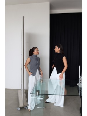 Özge Özgenç Büzgülü Kolsuz Triko