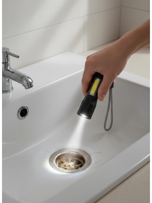 Dayanıklı Metal Gövdeli El Feneri, Gece ve Kamp Kullanımı Için