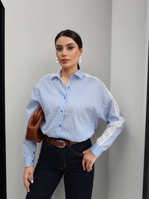 Esra Helvacı Çizgili Omuz Dantel Detay Gömlek